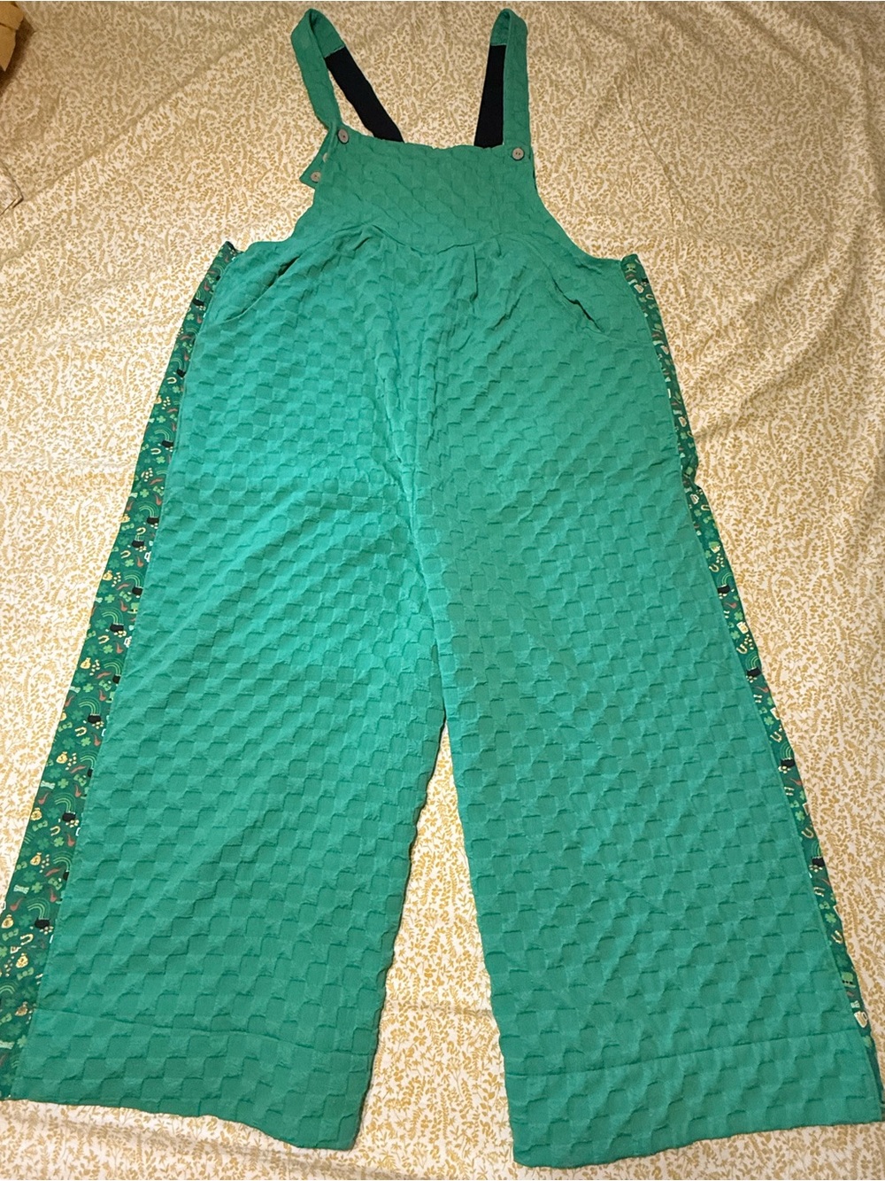 St Patty’s Day Textured Lightweight Overalls with Side Panels